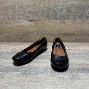 Clarks Artisan Black Patent Leather Low Wedge Slip On Shoes Women's Size 8.5